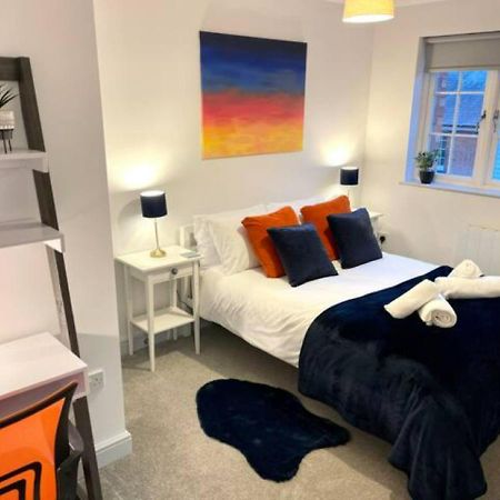 Bright & Cosy One Bedroom Apartment - 2 Beds - Perfect Base In Bishop'S Stortford Bagian luar foto