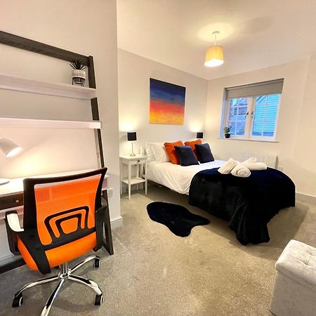 Bright & Cosy One Bedroom Apartment - 2 Beds - Perfect Base In Bishop'S Stortford Bagian luar foto