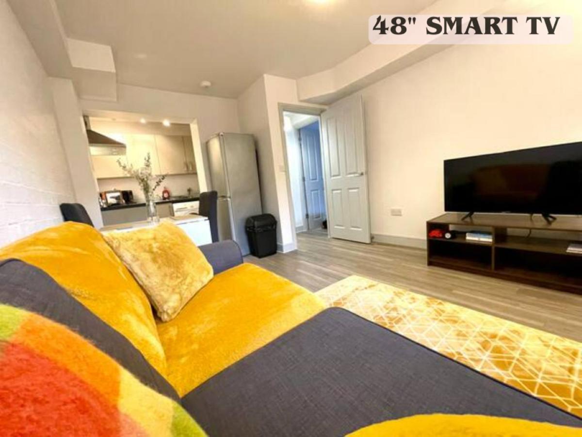 Bright & Cosy One Bedroom Apartment - 2 Beds - Perfect Base In Bishop'S Stortford Bagian luar foto